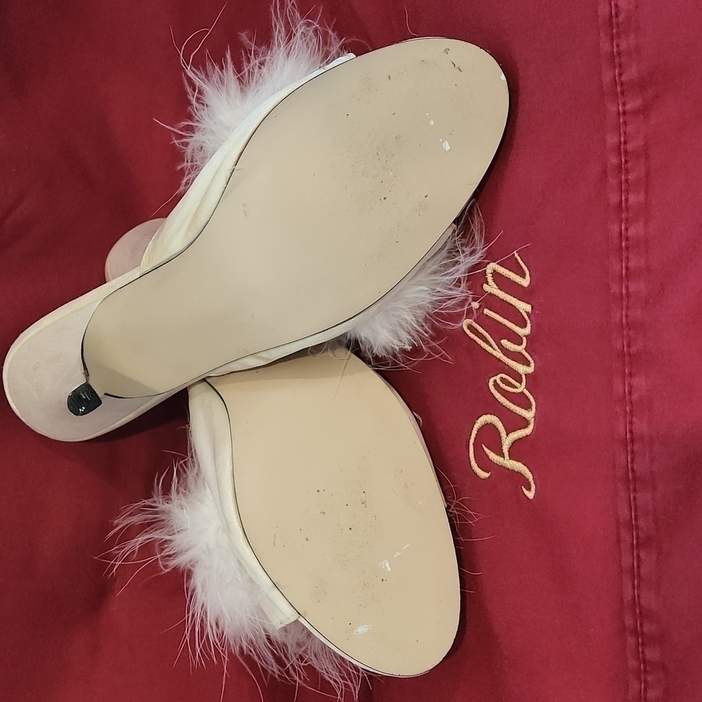 Frederick's of Hollywood Cream Feather Heels - Picture 2 of 5